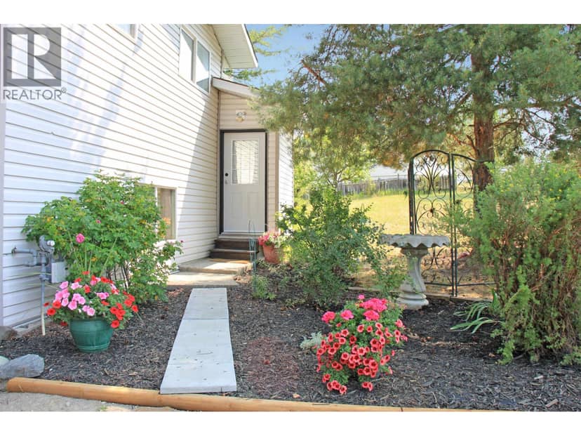 5513 PARK DRIVE, 103 Mile House, photo 2