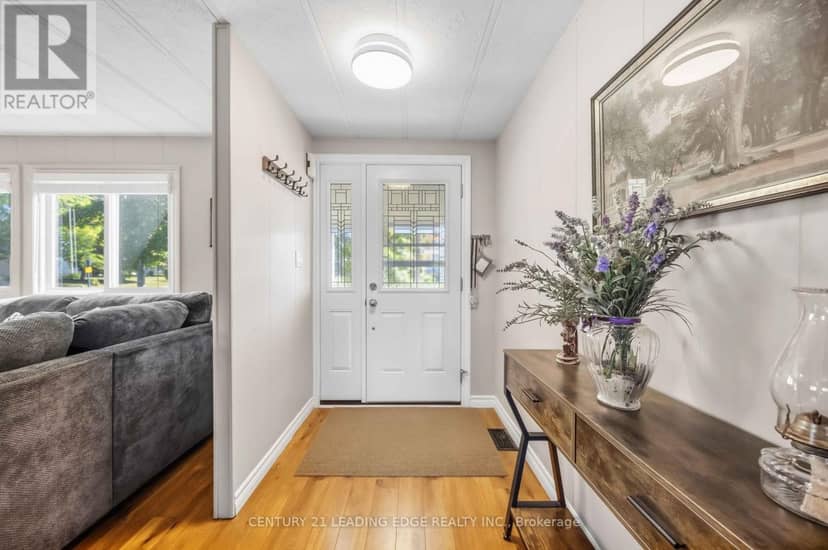 10 Hummingbird Circle, Georgina, photo 4