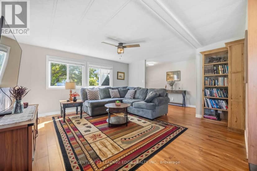 10 Hummingbird Circle, Georgina, photo 5