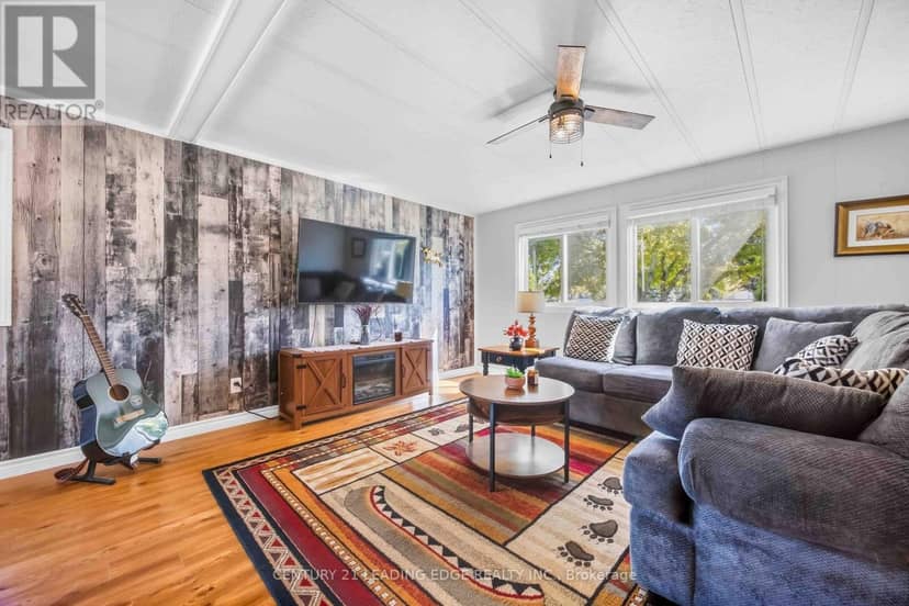 10 Hummingbird Circle, Georgina, photo 6