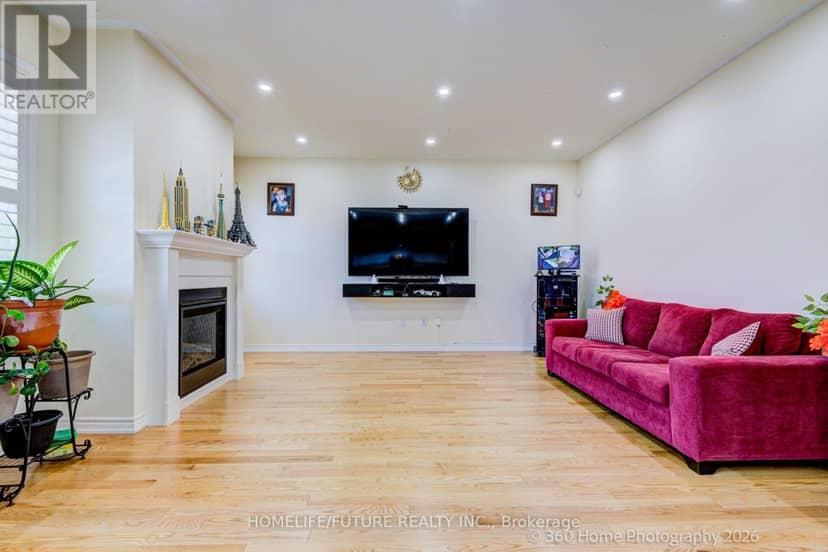 42 Samuel Crescent — photo 11 of 28
