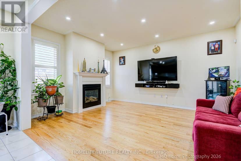 42 Samuel Crescent — photo 12 of 28