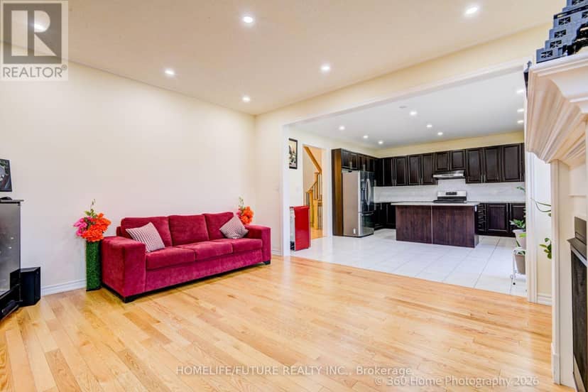 42 Samuel Crescent — photo 13 of 28