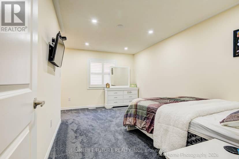 42 Samuel Crescent — photo 21 of 28