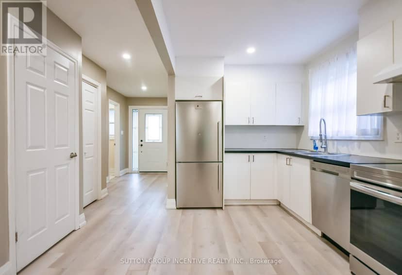 33B Cundles Road E — photo 10 of 40
