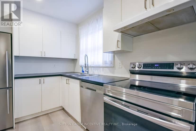33B Cundles Road E — photo 11 of 40