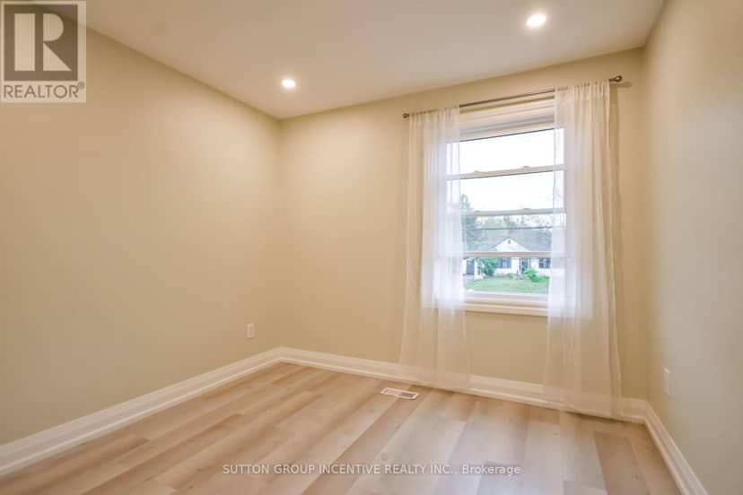 33B Cundles Road E — photo 19 of 40