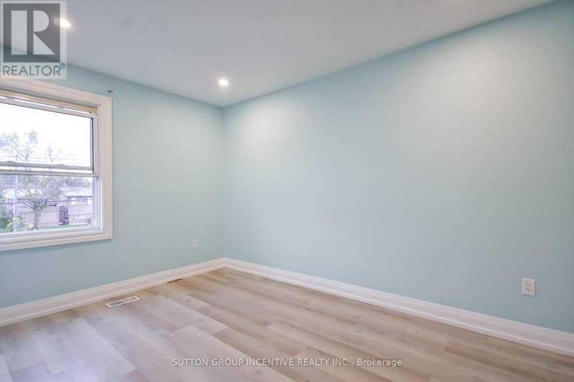 33B Cundles Road E — photo 22 of 40