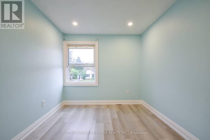 33B Cundles Road E — photo 23 of 40