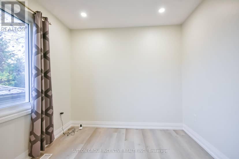 33B Cundles Road E — photo 26 of 40