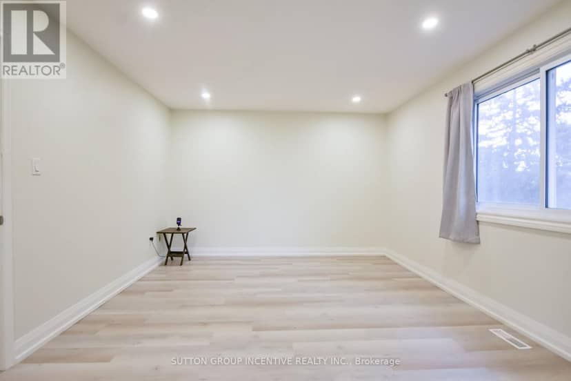 33B Cundles Road E — photo 28 of 40