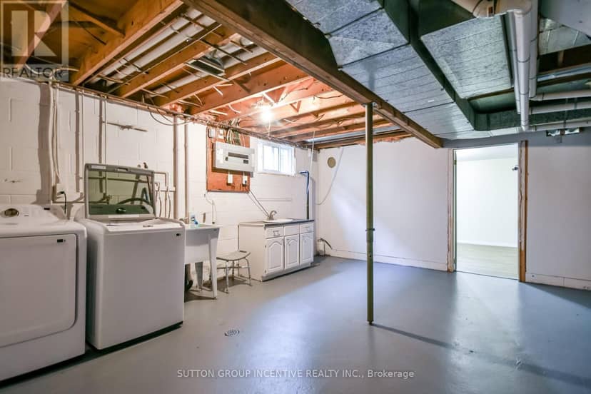 33B Cundles Road E — photo 34 of 40