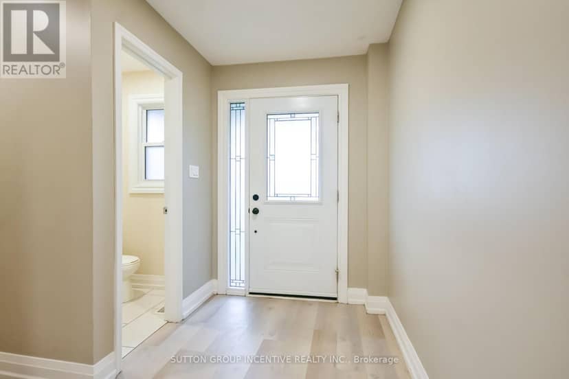 33B Cundles Road E — photo 5 of 40