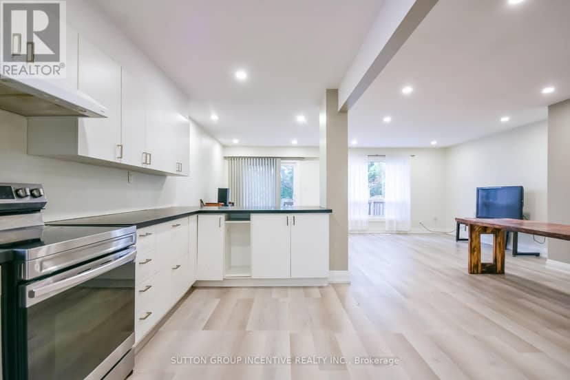 33B Cundles Road E — photo 7 of 40