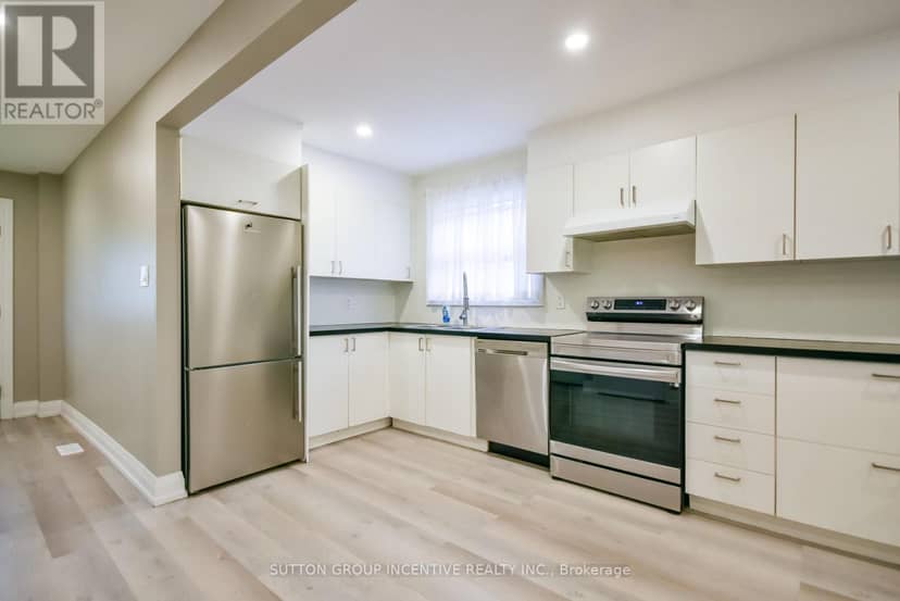 33B Cundles Road E — photo 9 of 40