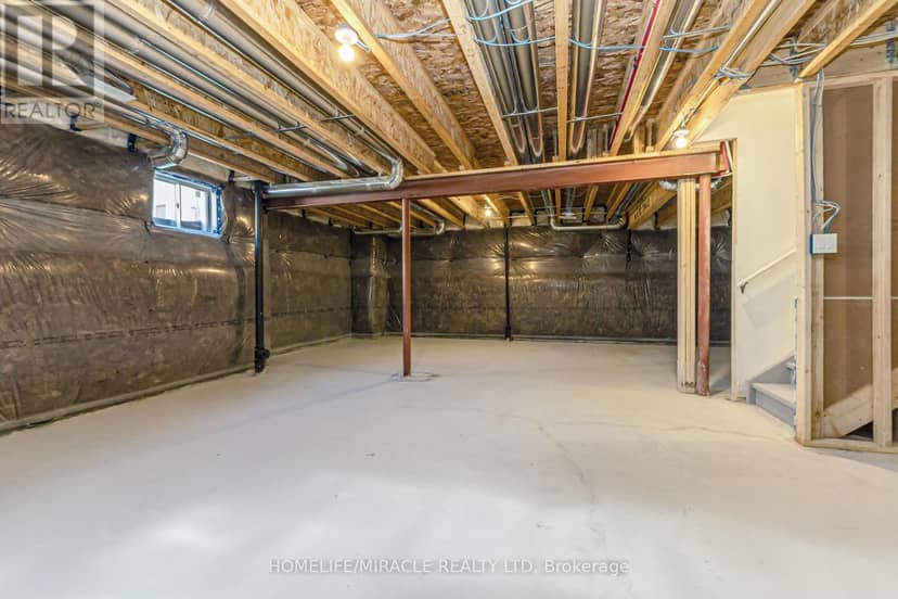 54 Gretzky Avenue — photo 38 of 38
