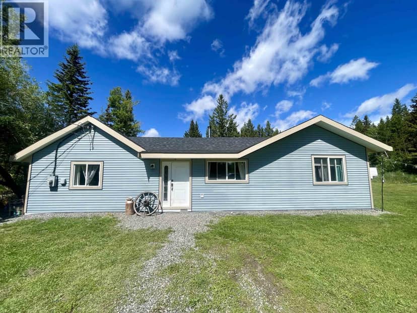 6572 WUTKE ROAD, 100 Mile House