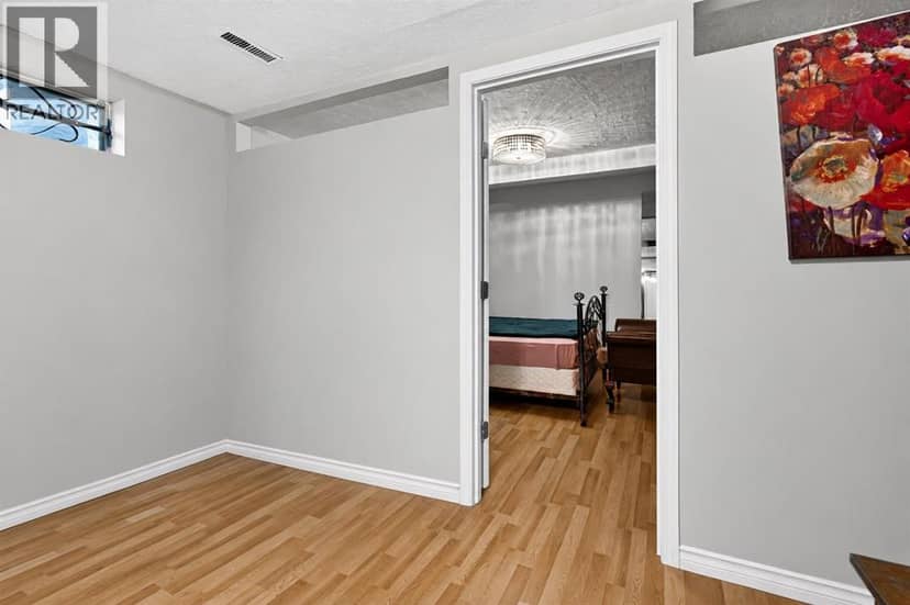 4726 44 Avenue NE — photo 30 of 38