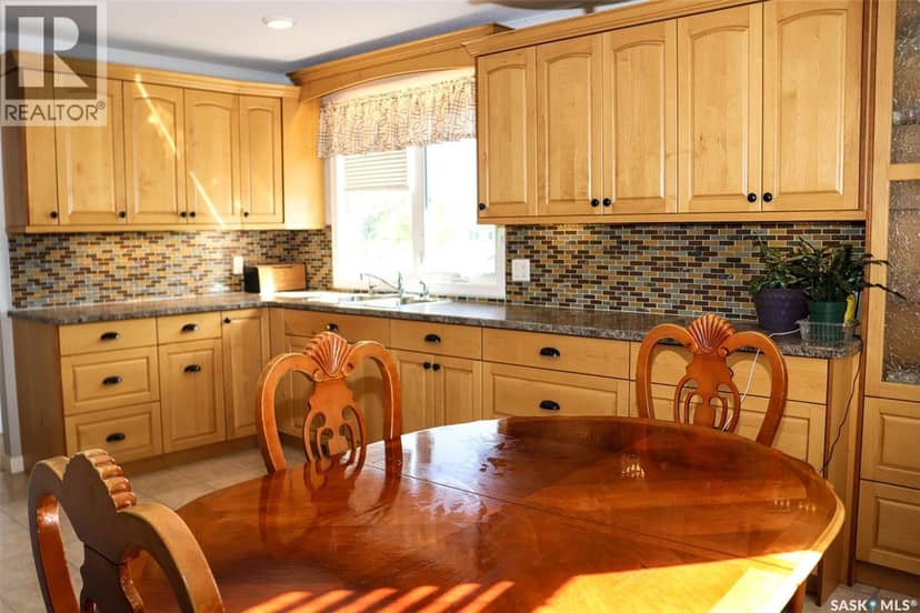 102 4th AVENUE E — photo 14 of 40