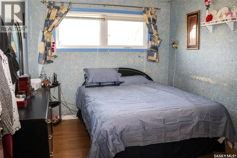 102 4th AVENUE E — photo 20 of 40