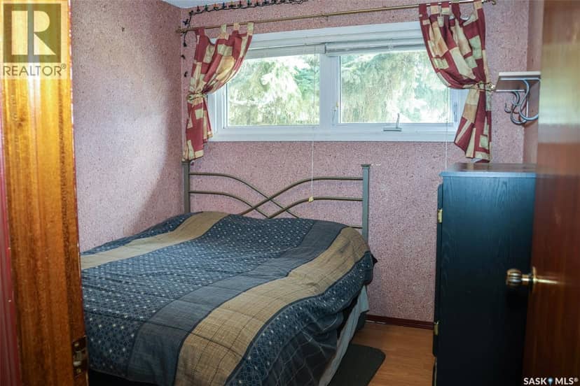 102 4th AVENUE E — photo 22 of 40
