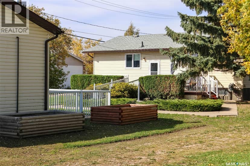 102 4th AVENUE E — photo 40 of 40