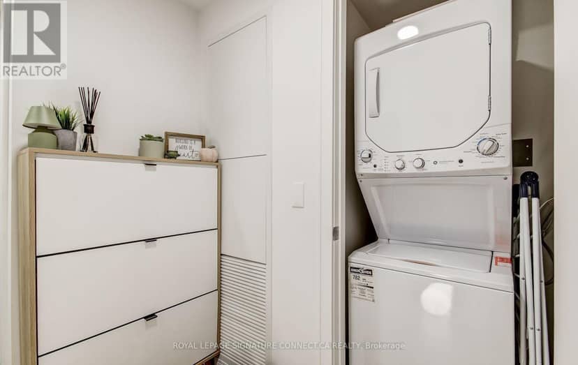 1017 - 1 Jarvis Street — photo 24 of 37