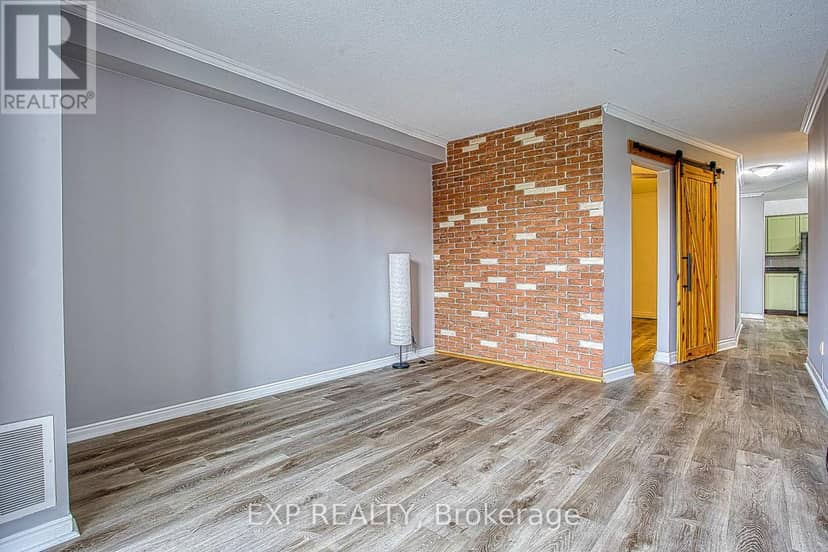 502 - 17 King Street E — photo 19 of 21