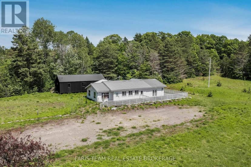 2180-2186 Highway 141, Muskoka Lakes, photo 2