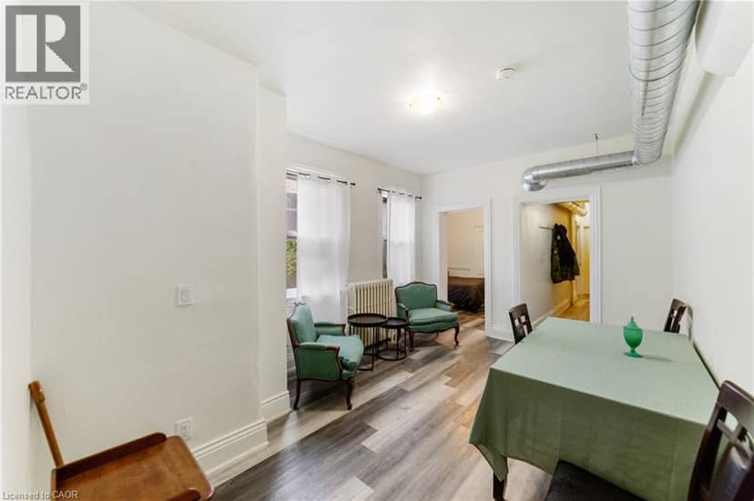 188-190 CAROLINE Street S — photo 11 of 32