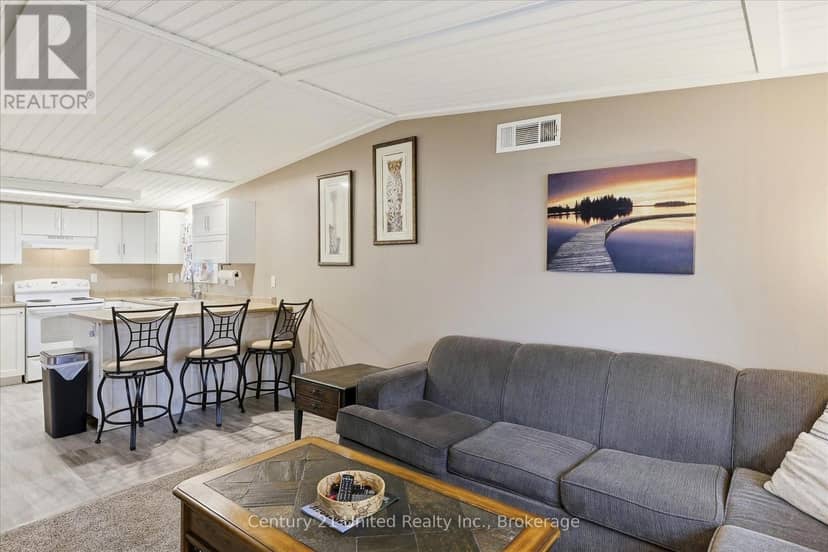 740 Serpent Mounds - 7 Poplar Drive, Otonabee-South Monaghan, photo 5