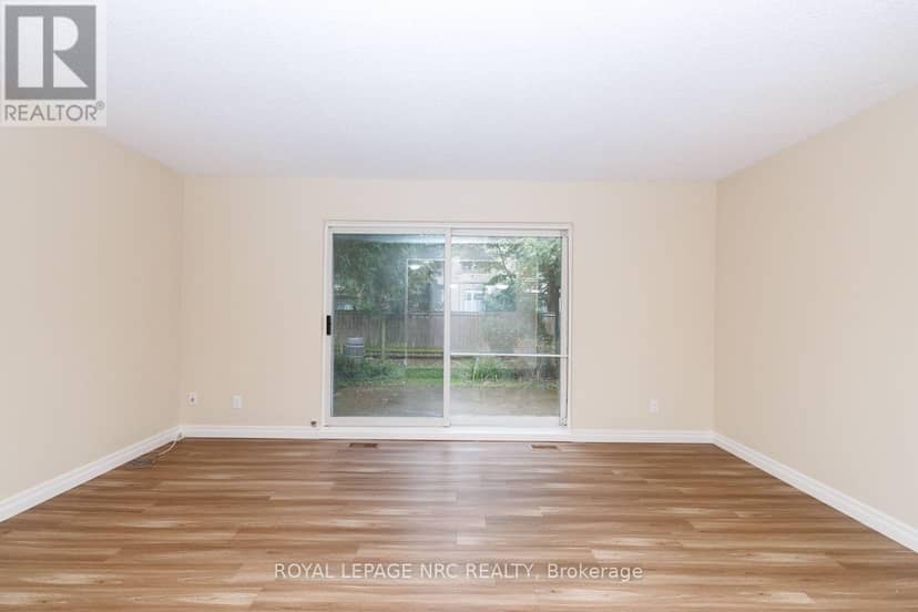 44 - 50 Lakeshore Road — photo 11 of 34