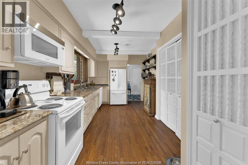 11830 RIVERSIDE DRIVE East — photo 7 of 23