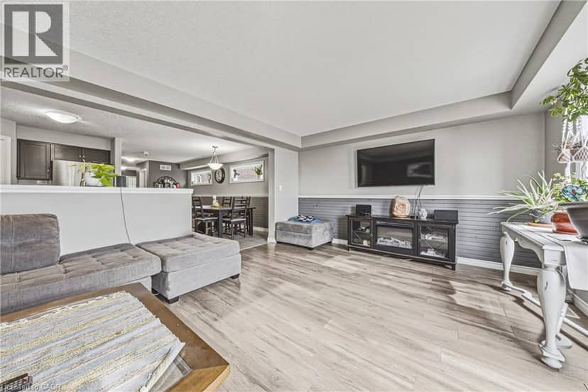 93 COULING Crescent — photo 15 of 40