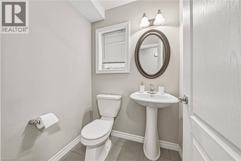 93 COULING Crescent — photo 7 of 40