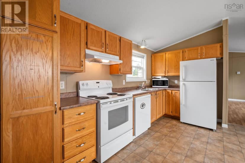28 Cedar Lane — photo 9 of 26