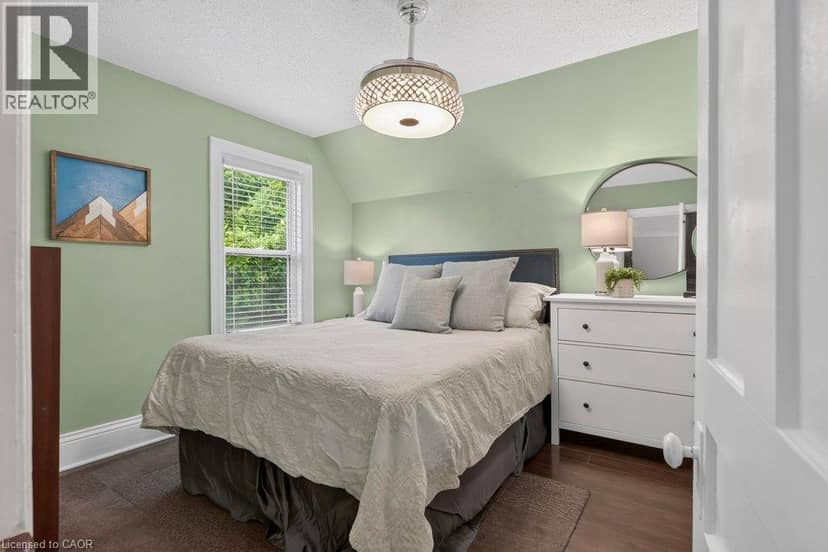 427 JACKSON Street W — photo 16 of 34