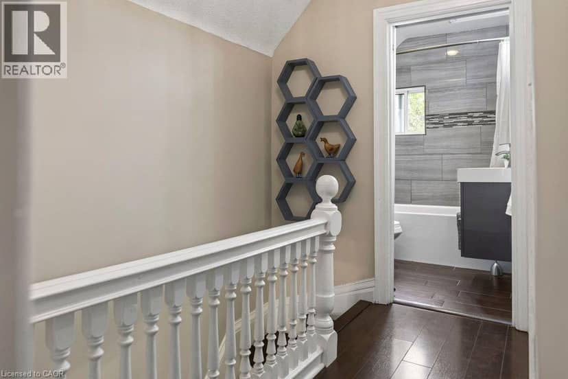 427 JACKSON Street W — photo 15 of 34