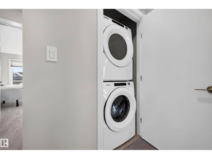 #8 50 Ebony Bv — photo 20 of 40