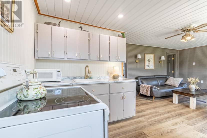220 Thompson Point Road — photo 13 of 28