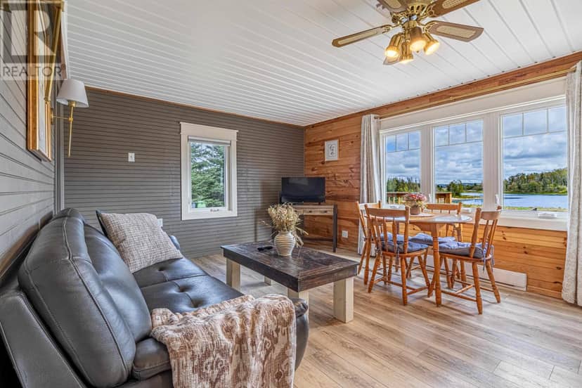 220 Thompson Point Road — photo 6 of 28