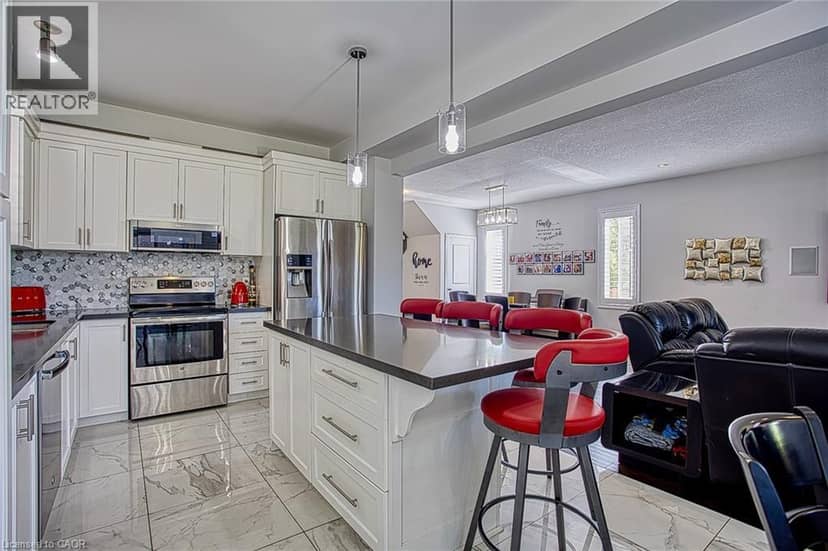 17 NARBONNE Crescent — photo 18 of 40