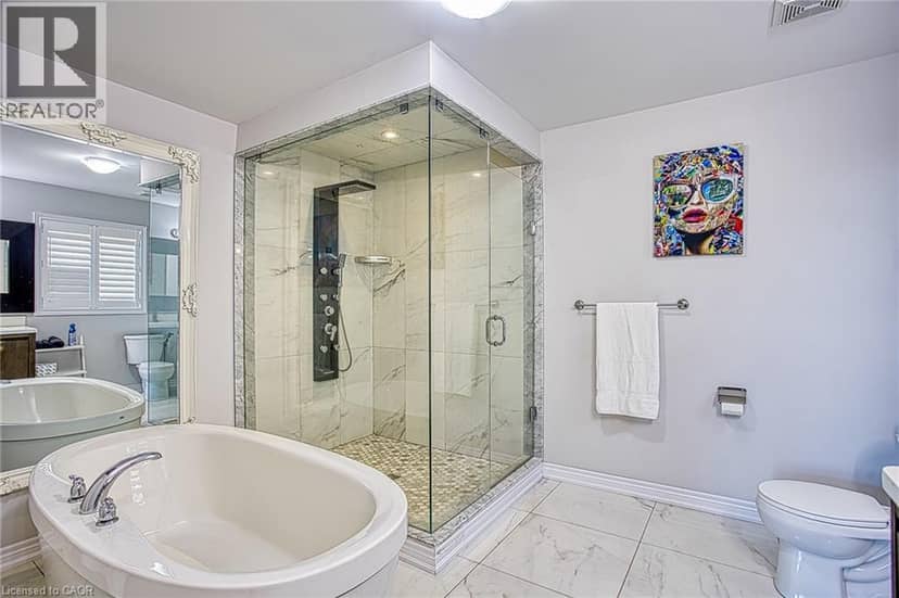 17 NARBONNE Crescent — photo 23 of 40