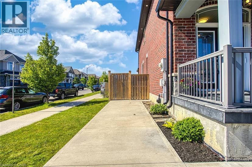 17 NARBONNE Crescent — photo 31 of 40