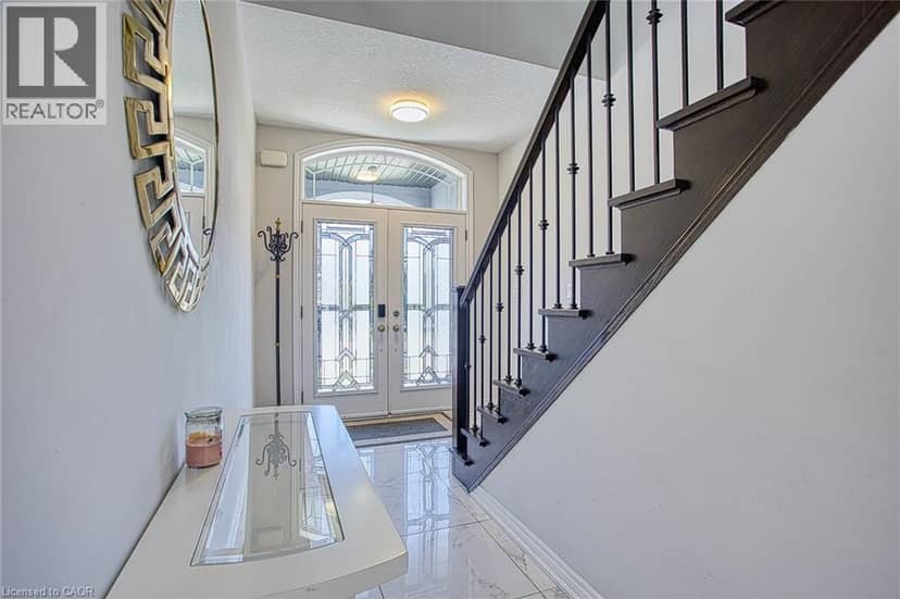17 NARBONNE Crescent, Stoney Creek, photo 5