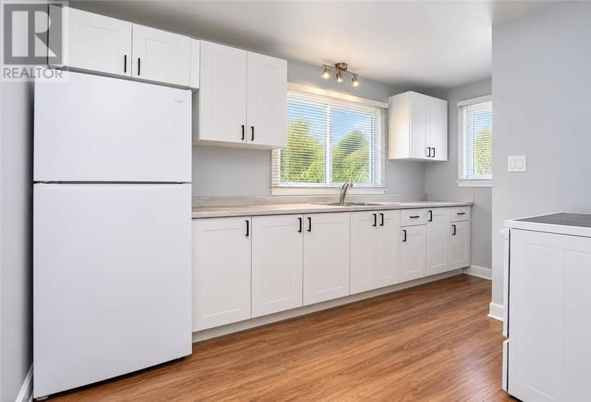478 Ash Street — photo 4 of 23