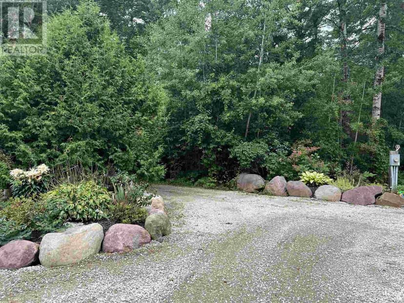 26 Centre Line RD — photo 11 of 40