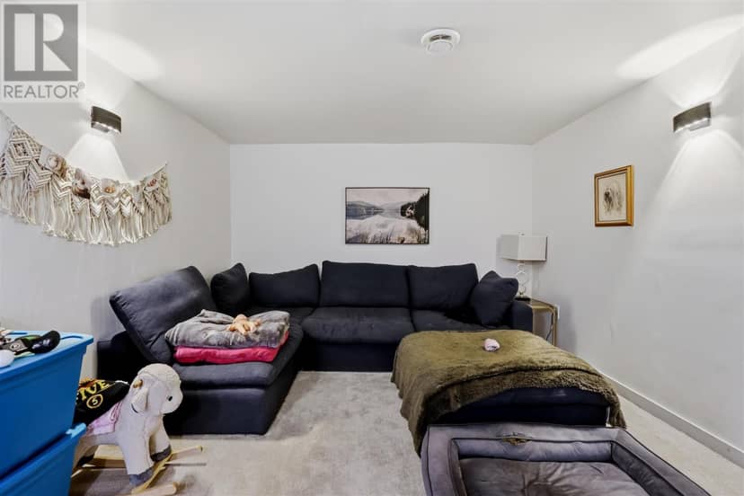 282 Spadina AVE — photo 21 of 34