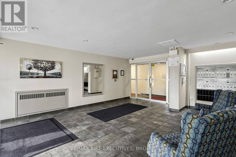 304 - 160 The Donway W — photo 10 of 40