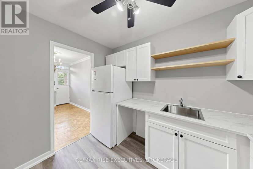 304 - 160 The Donway W — photo 21 of 40